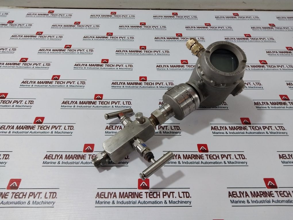 Rosemount 03151-9005-0001 Pressure Transmitter W/ C306101126-0000 2-way Valve