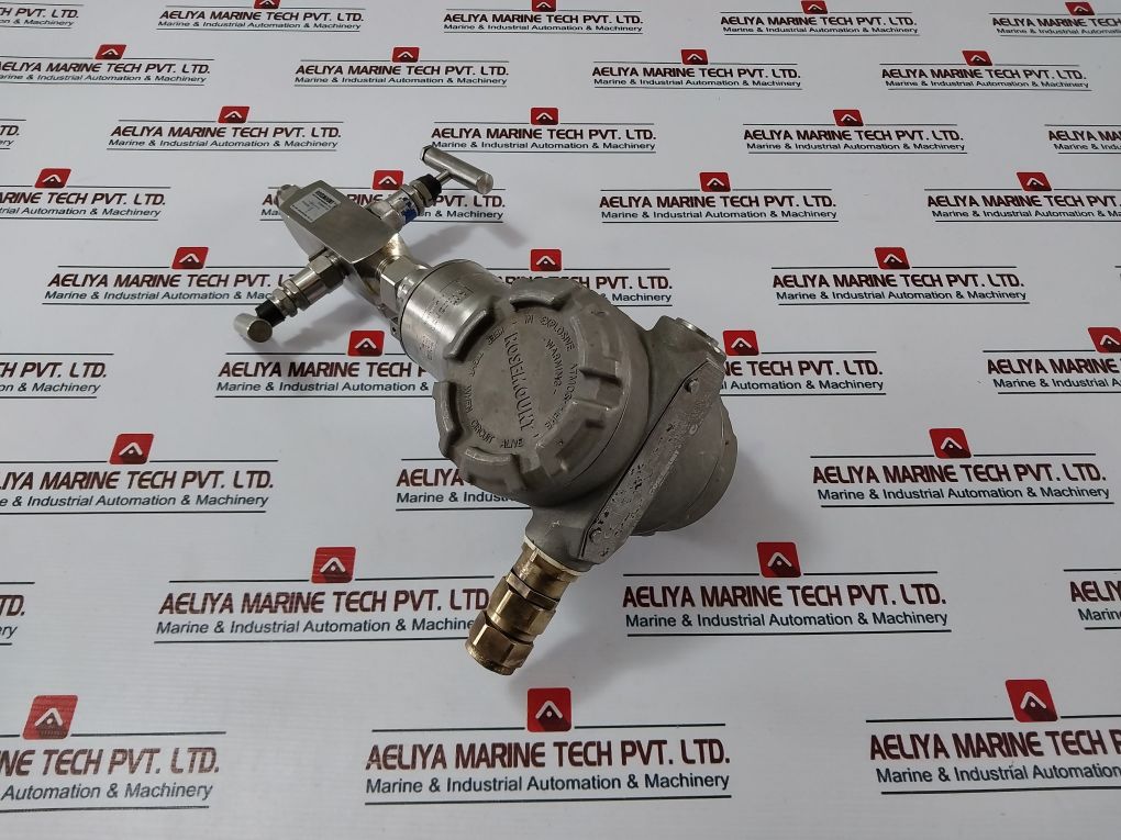 Rosemount 03151-9005-0001 Pressure Transmitter W/ C306101126-0000 2-way Valve