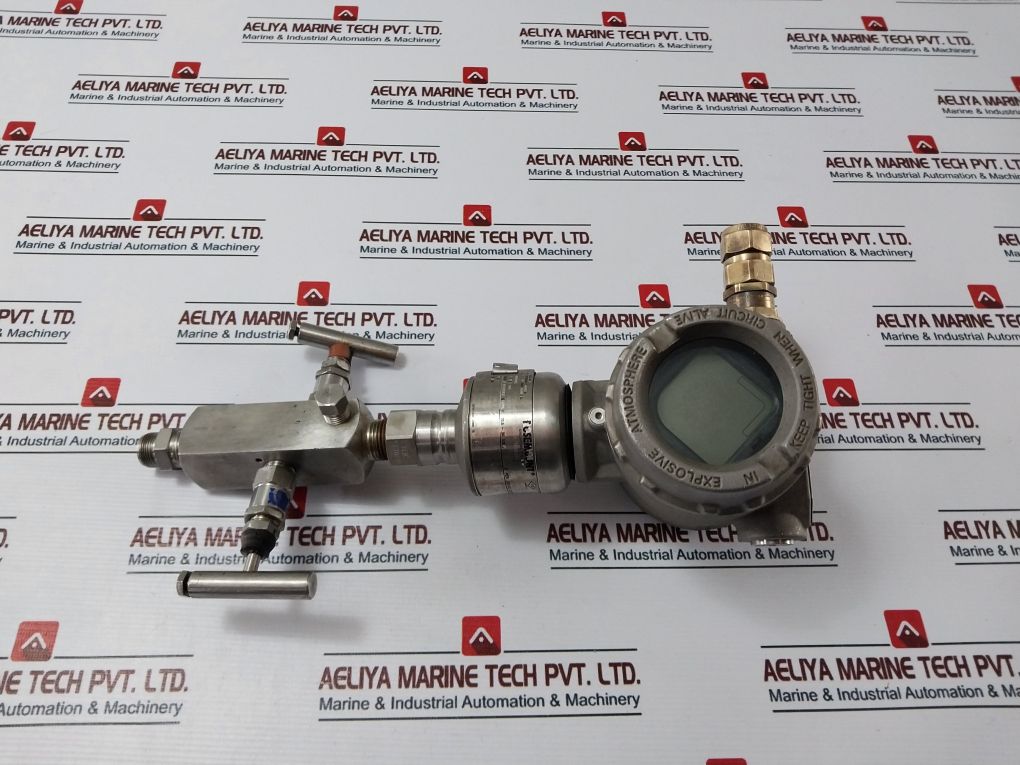 Rosemount 03151-9005-0001 Pressure Transmitter W/ C306101126-0000 2-way Valve