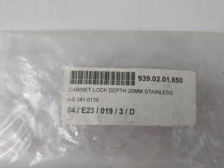 Rs 341-0135 Stainless Steel Triangular Cabinet Lock 20Mm 939.02.01.850