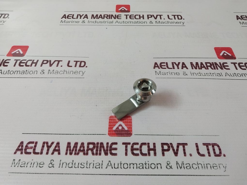 Rs 341-0135 Stainless Steel Triangular Cabinet Lock 20Mm 939.02.01.850