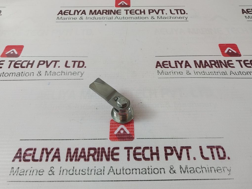 Rs 341-0135 Stainless Steel Triangular Cabinet Lock 20Mm 939.02.01.850