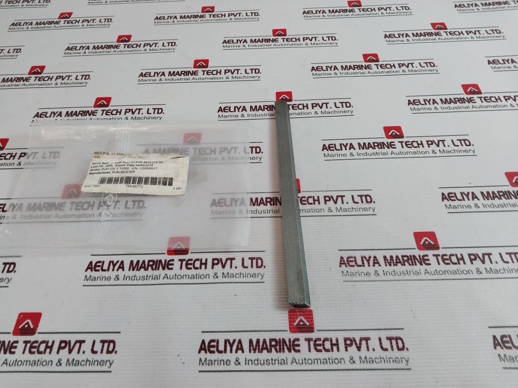Run Master 33-3038 Gib Square Tool Bit 330 X 1000R