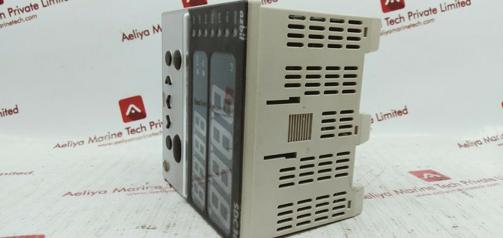 Azbil sdc36 c36tr1ua1100 thermostat