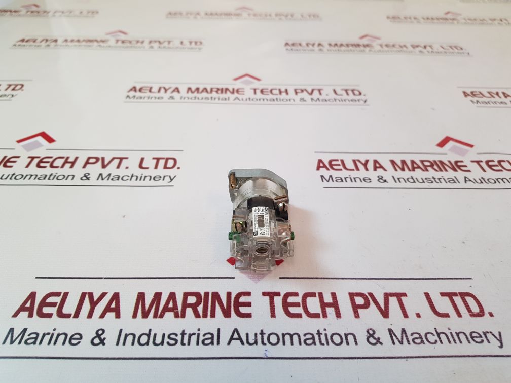 S&S Dcl 1-9 De 1-11 Light Button Contact Block