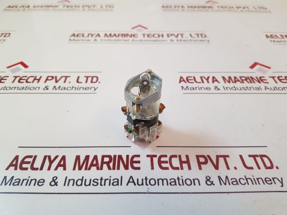 S&S Dcl 1-9 De 1-11 Light Button Contact Block