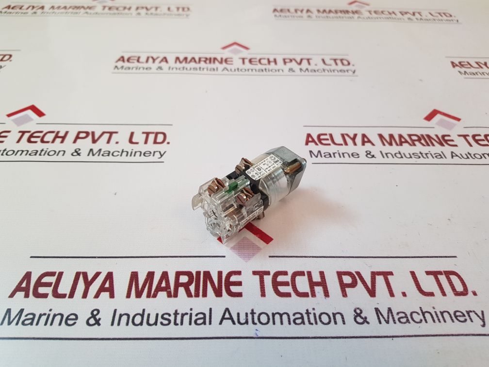 S&S Dcl 1-9 De 1-11 Light Button Contact Block