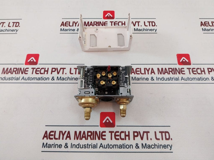 Saginomiya Dns-d606Mq083 Dual Control Pressure Switch With Manual Reset