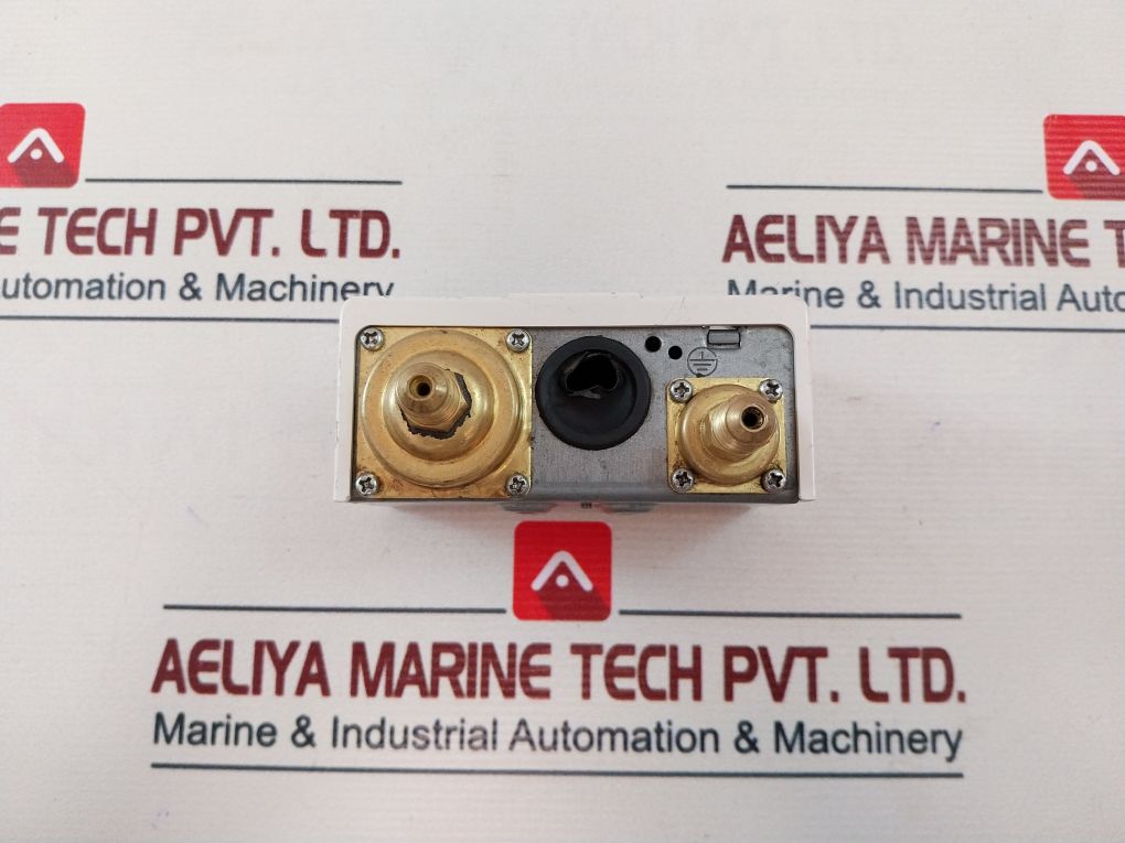 Saginomiya Dns-d606Mq083 Dual Control Pressure Switch With Manual Reset