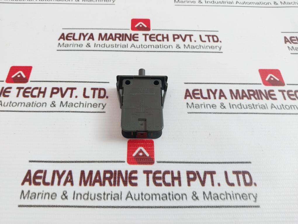 Saia Xtd22Ajz1 Double Break Momentary Switch 400V