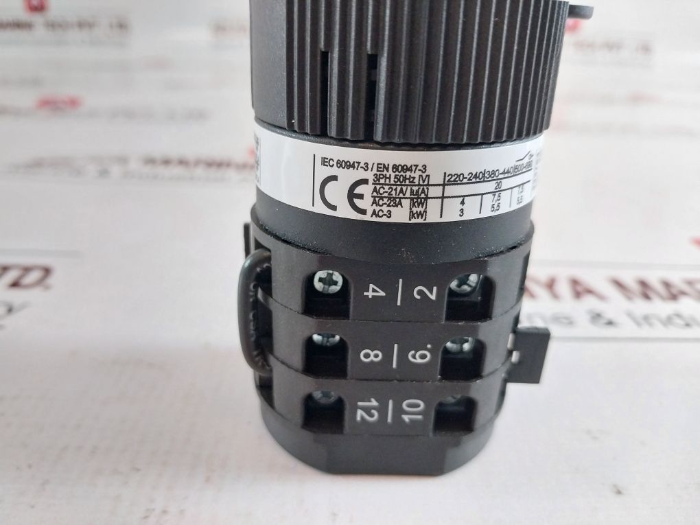 Salzer M220-61325 Rotary Cam Switch 7,5Kw 380-440V M220-se3990
