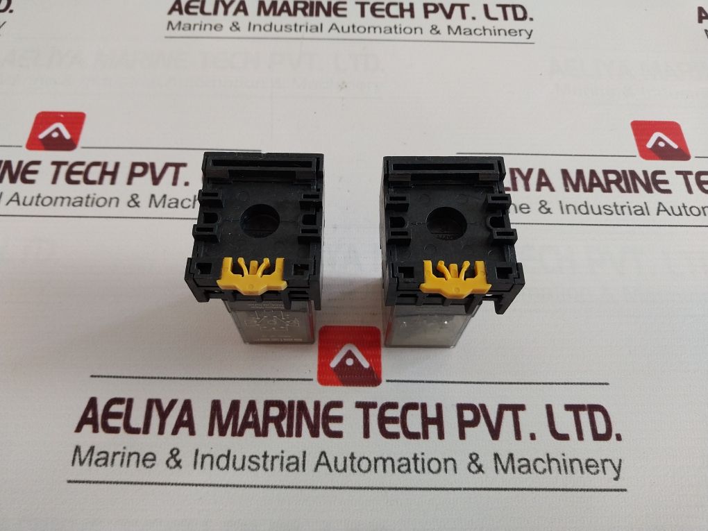 Salzer Mkg 3P Relay With Base Mkg 3P 12