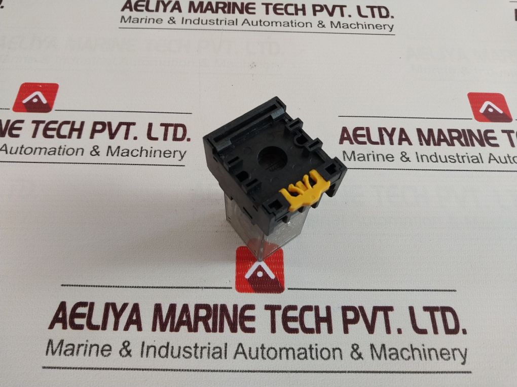 Salzer Mkg 3P Relay With Base Mkg 3P 12