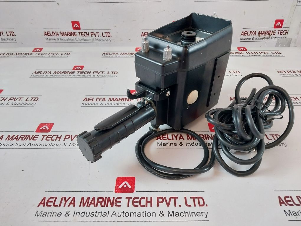 Sanshin Sps-10A With Bcn-24S Portable Daylight Signalling Lamp Set