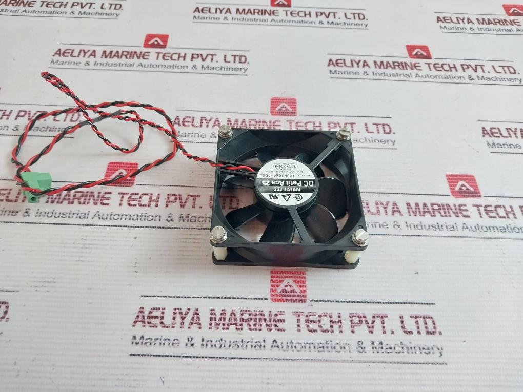 Sanyo Denki 109R0824H4021 Dc Petit Ace 25 Exhaust Fan 24Vdc