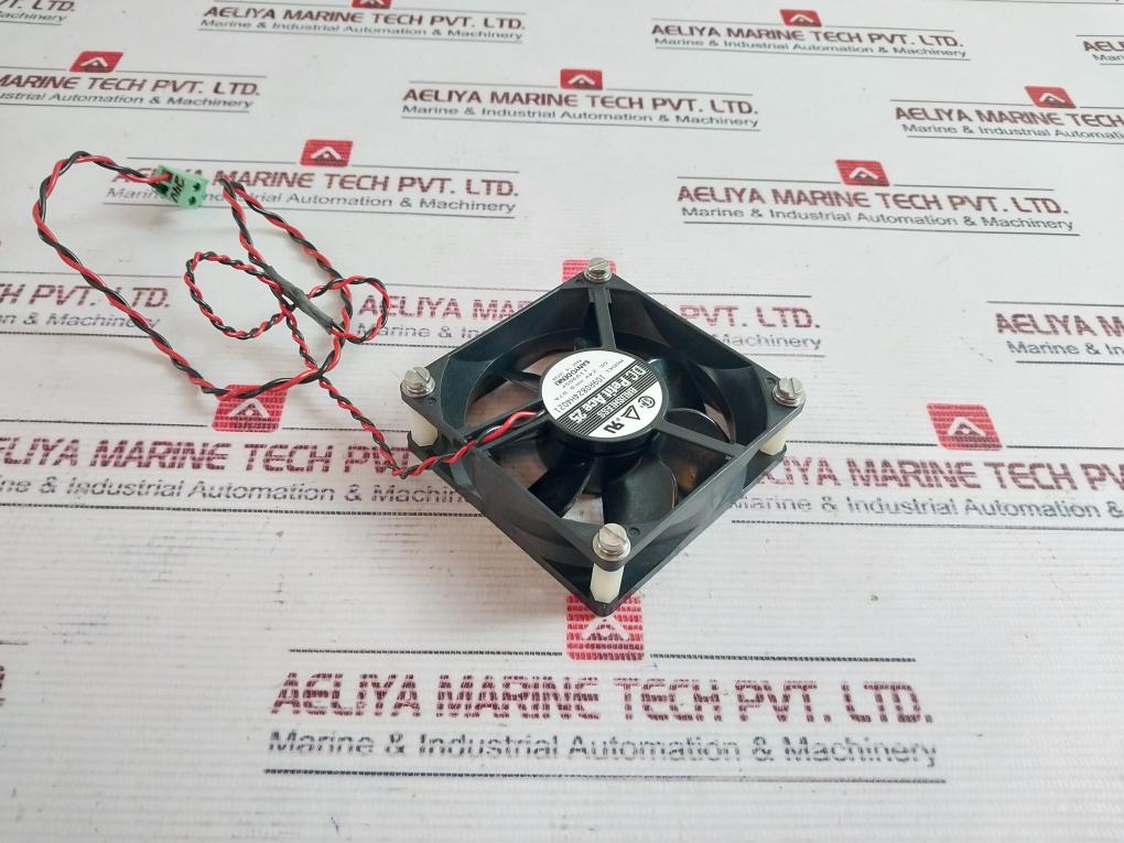 Sanyo Denki 109R0824H4021 Dc Petit Ace 25 Exhaust Fan 24Vdc