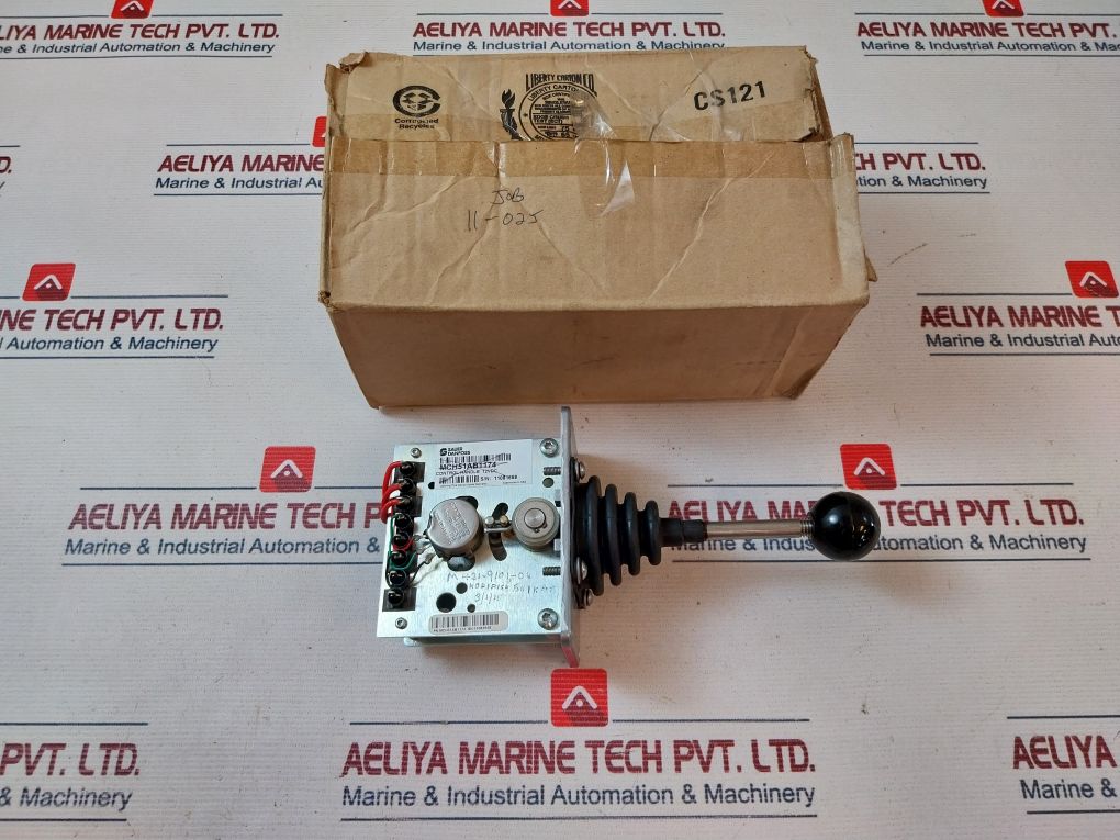 Sauer Danfoss Mch51Ab1174 Control Handle Joystick 12Vdc