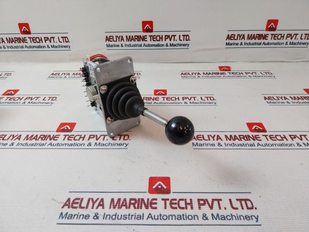 Sauer Danfoss Mch51Ab1174 Control Handle Joystick 12Vdc