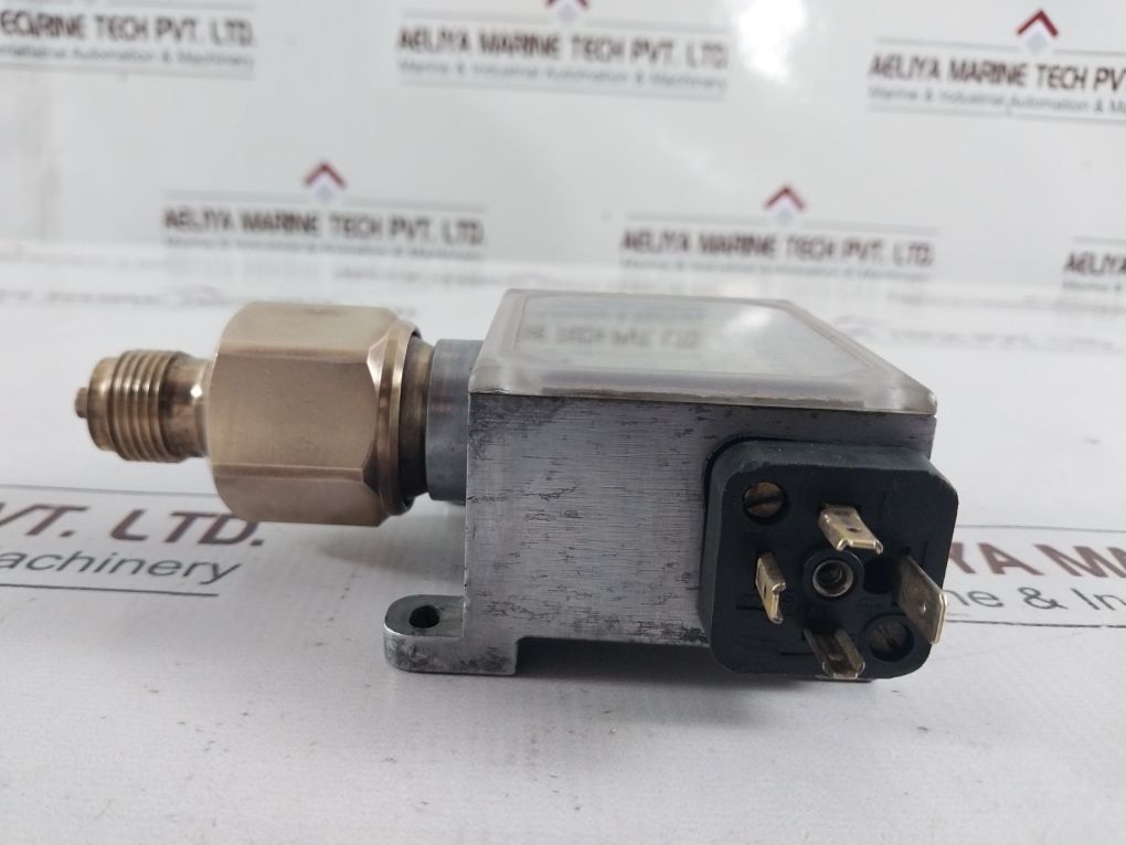 Sauter Dsb46 F001 Pressure Switch