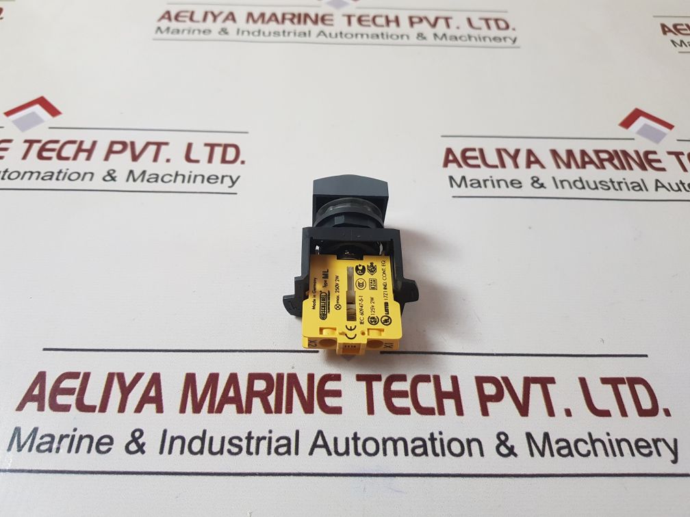 Schlegel Iec 60947-5-1 Contact With Green Lens Button
