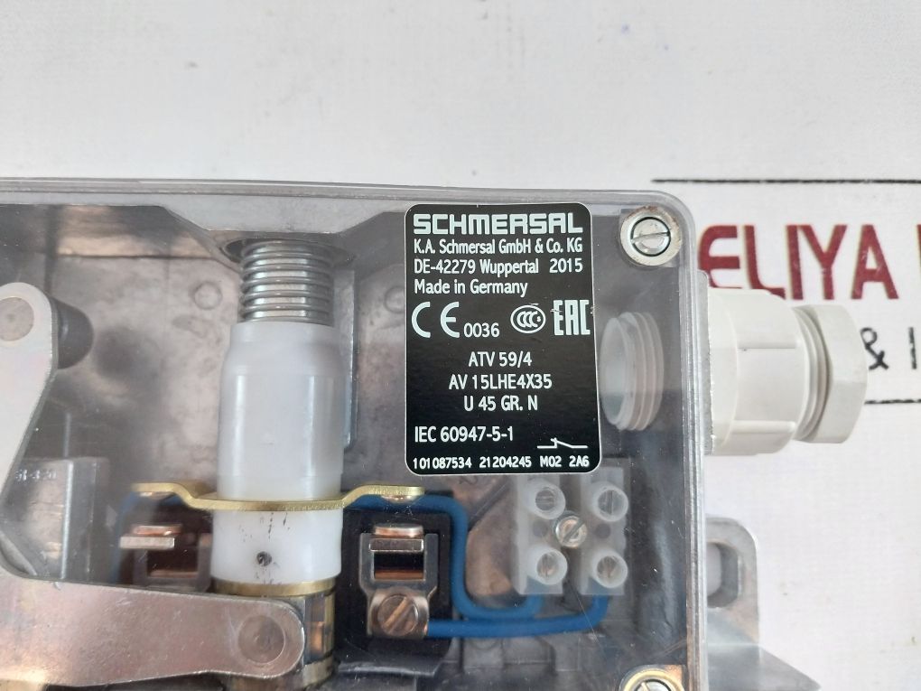 Schmersal Atv 59/4 Door Locking System