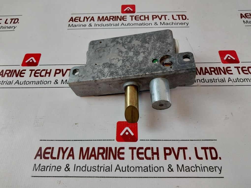 Schmersal Atv 59/4 Door Locking System