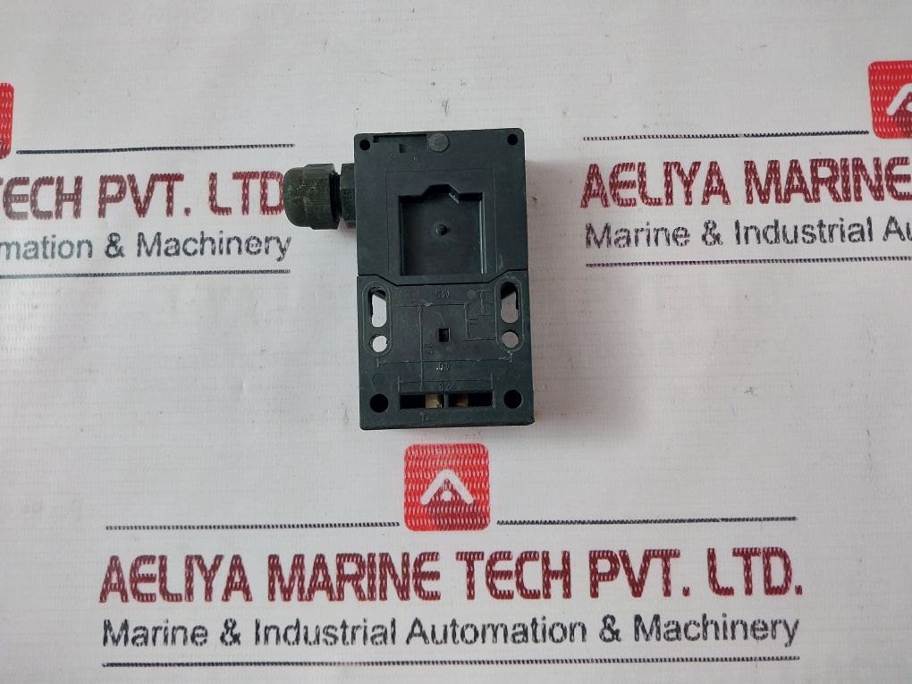 Schmersal Az 16 Zvrk-m16 Safety Interlock Door Switch