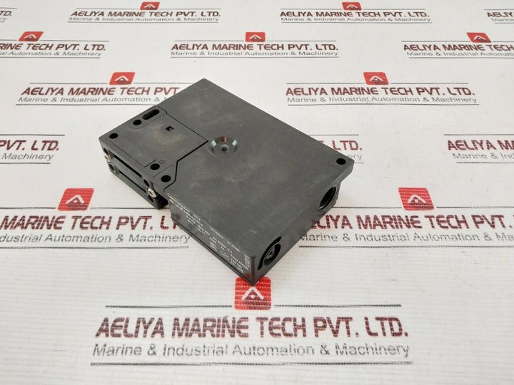 Schmersal Azm 161Sk-24Rk-230-m16 Safety Solenoid Interlock Switch 230V 4A