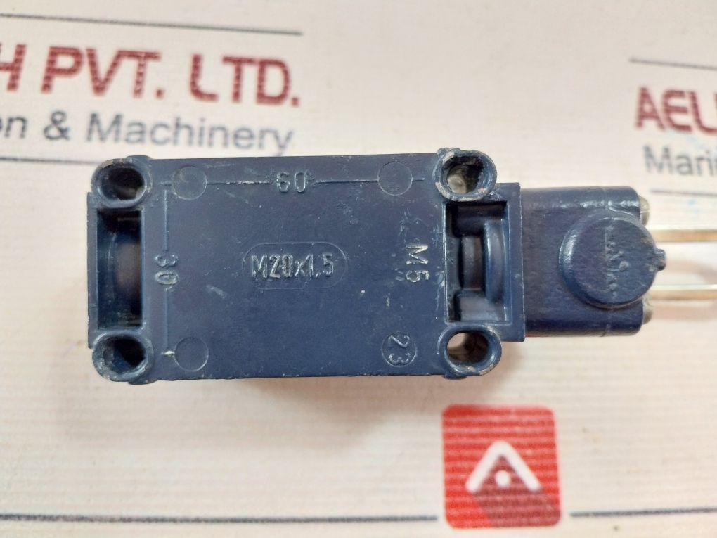 Schmersal T4V7H 335-11Z Limit Switch 500V