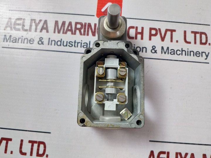 Schmersal Ts 015-11Y Heavy Duty Limit Switch 500V-600V