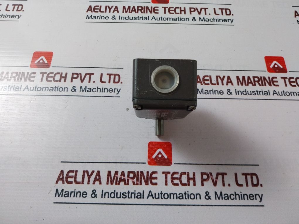 Schmersal Ts 015-11Y Heavy Duty Limit Switch 500V-600V