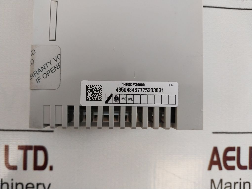 Schneider/Telemecanique 140Ddm39000 Dc Input/Output Module 24 Vdc