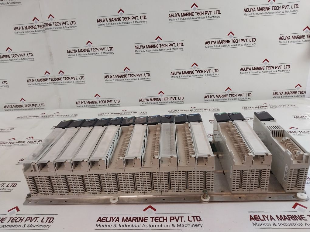 Schneider Electric 140Cra93200,140Ddi35300,140Ddo35300,140Aci04000,140Cps12420 Rack