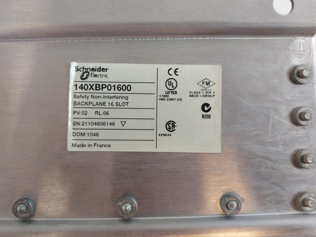 Schneider Electric 140Cra93200,140Ddi35300,140Ddo35300,140Aci04000,140Cps12420 Rack