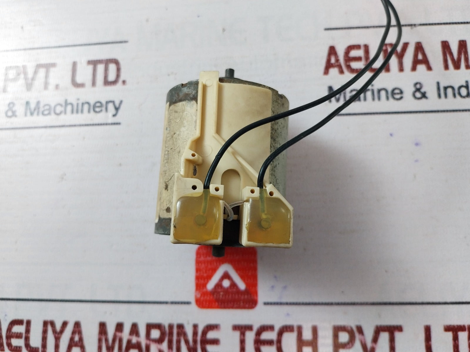Schneider Electric 685 679 Undervoltage Release 100/110Vdc