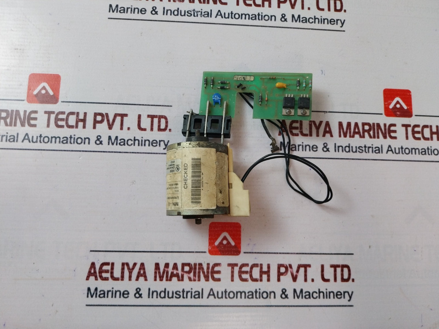 Schneider Electric 685 679 Undervoltage Release 100/110Vdc