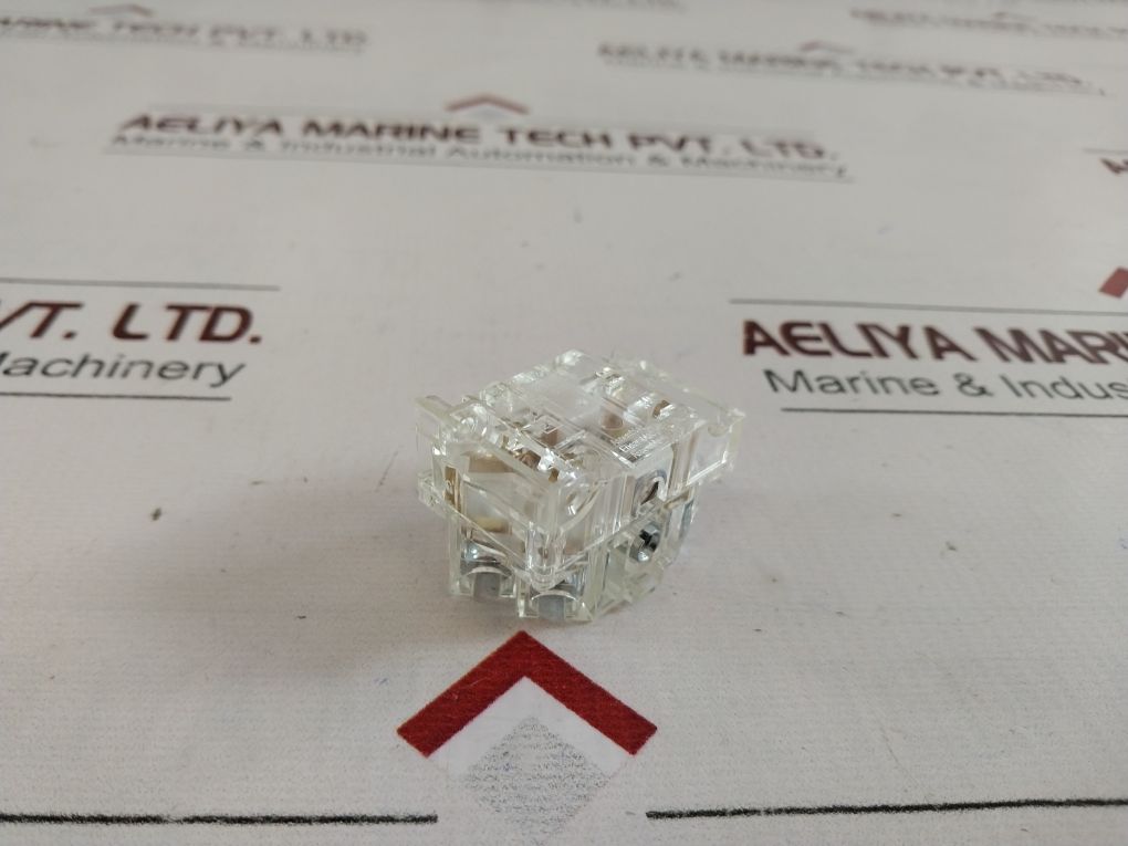 Schneider Electric 900 1Ka1 Finger Safe Contact Block