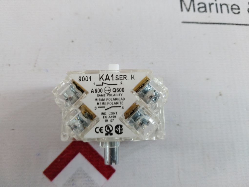Schneider Electric 900 1Ka1 Finger Safe Contact Block