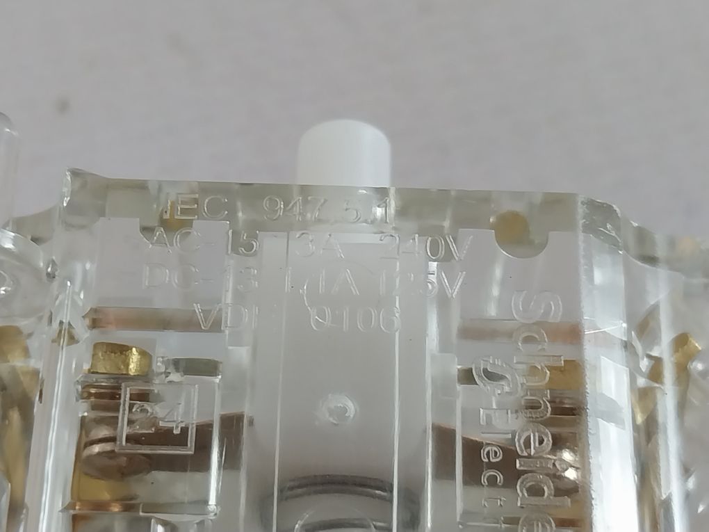 Schneider Electric 900 1Ka1 Finger Safe Contact Block