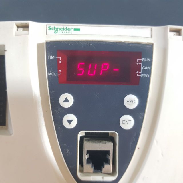 Schneider Electric Altivar 71 Variable Frequency Drive 480V Ac