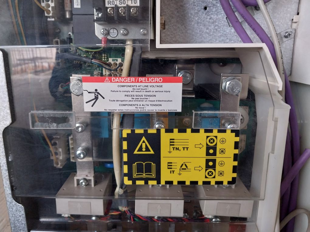 Schneider Electric Altivar 71Q Variable Speed Drive Atv71Qc16Y