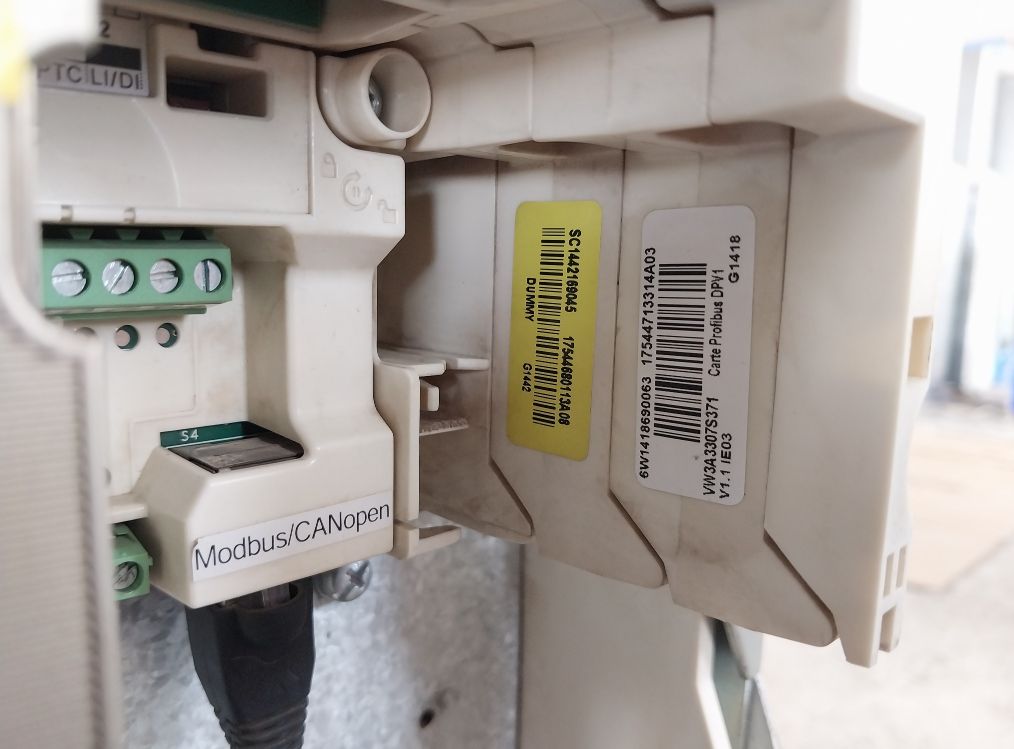Schneider Electric Atv71Qc16Y Variable Speed Drive