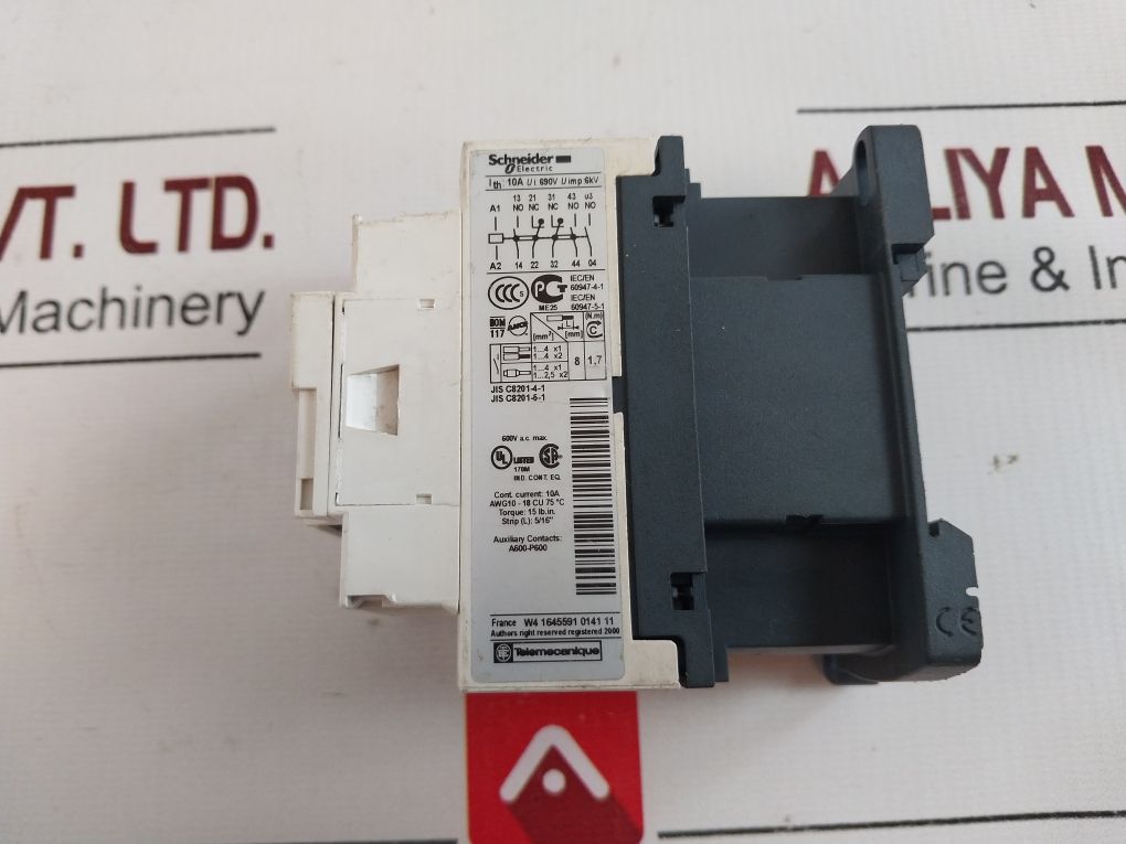 Schneider Electric Cad32 Contactor