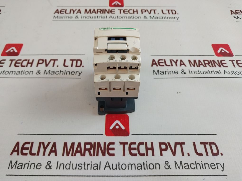 Schneider Electric Cad32 Contactor