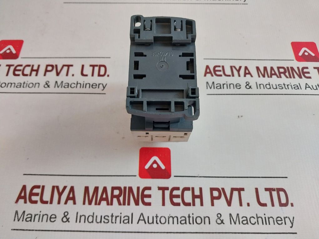 Schneider Electric Cad32 Contactor