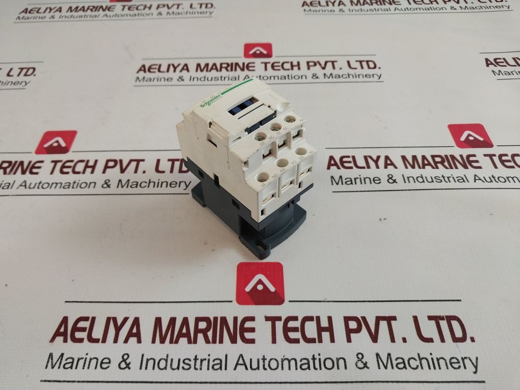 Schneider Electric Cad32 Contactor