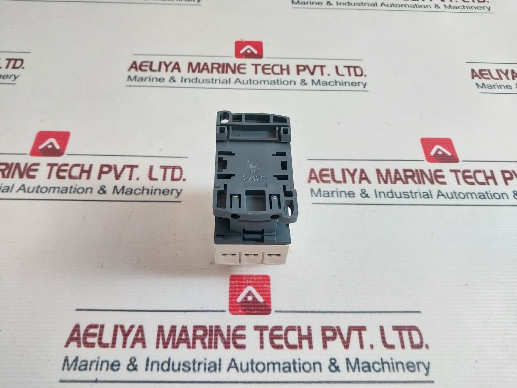 Schneider Electric Cad32 Control Relay 48V 50/60Hz