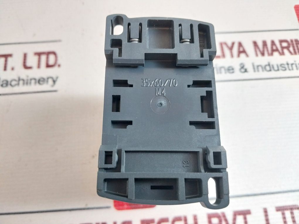 Schneider Electric Cad32 Control Relay 48V 50/60Hz