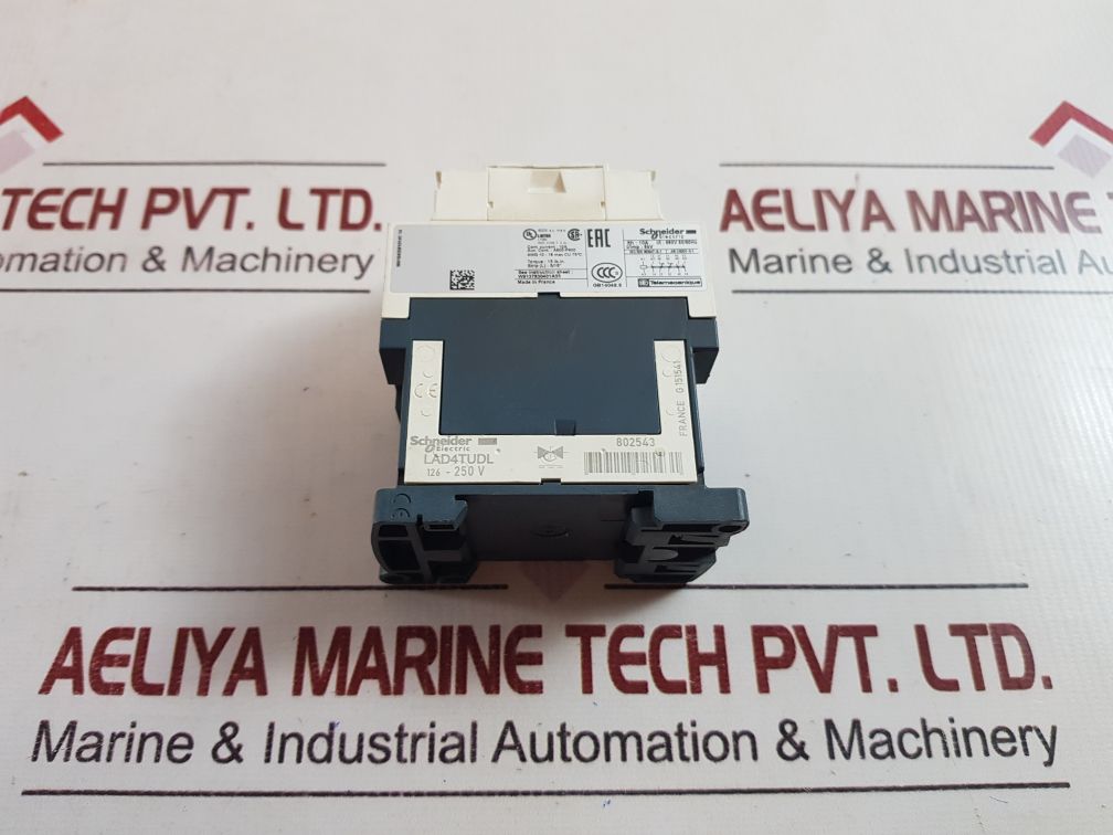 Schneider electric cad32 md control relay