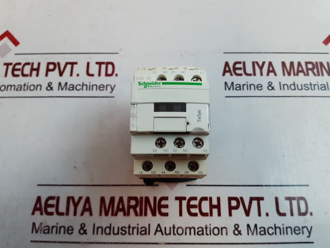 Schneider Electric Cad32M7 Control Relay